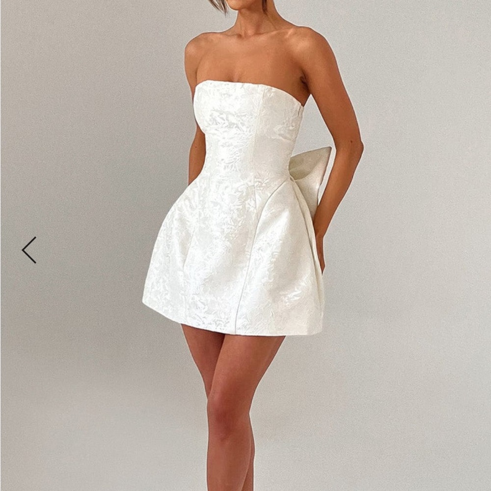 White Strapless A-line Dress for Brides